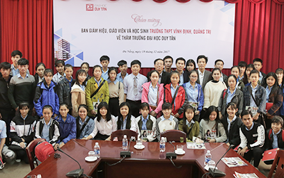 Trường THPT Vĩnh Định đến thăm Đại học Duy Tân