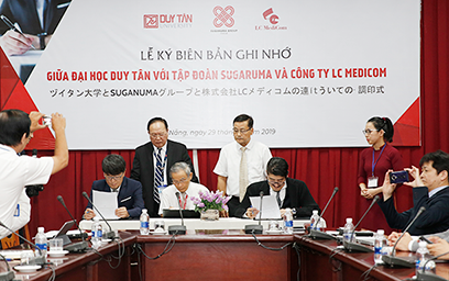 Lễ ký kết Biên bản Ghi nhớ giữa Đại học Duy Tân với Tập đoàn Sugaruma và Công ty LC Medicom