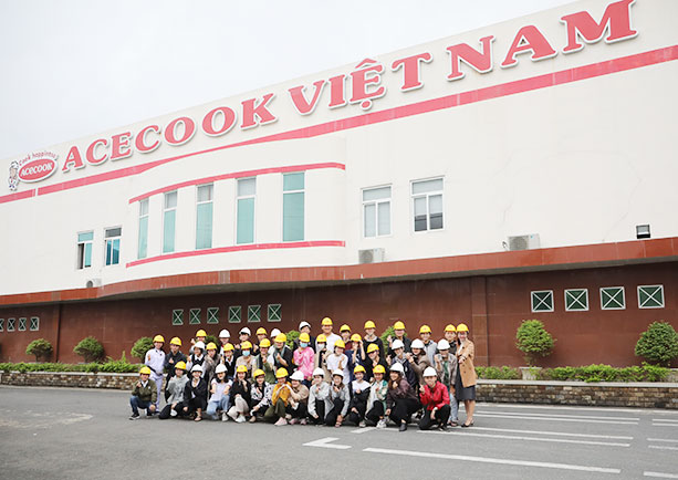 Sinh viên Duy Tân tham quan Nhà máy ACECOOK Vi?t Nam chi nhánh Ðà N?ng