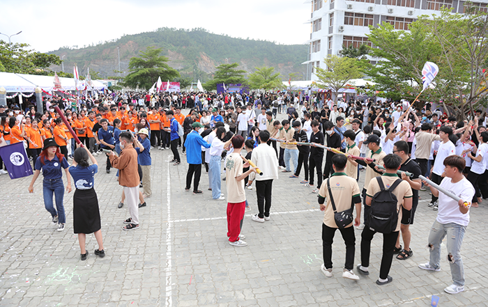 Ngày hội Chào đón tân sinh viên K28 của Đại học Duy Tân 