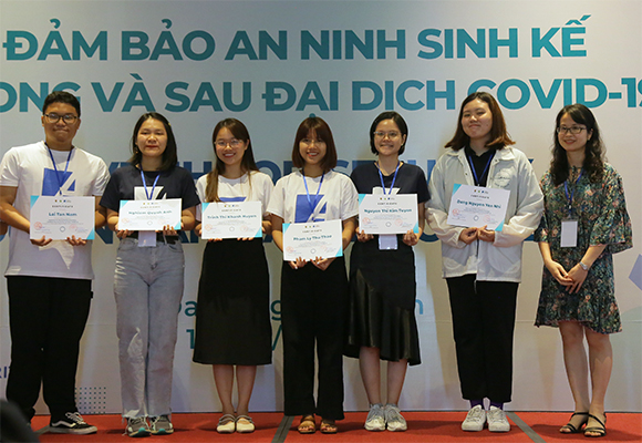 Sinh viên Duy Tân giành giải Thuyết trình Xuất sắc nhất tại IFNSP 2022 - Innovation For Networked Security Policy 