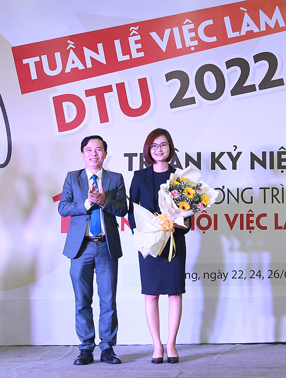 Hào hứng Tuần lễ Việc làm DTU - Khối ngành Kinh tế & Du lịch 2022