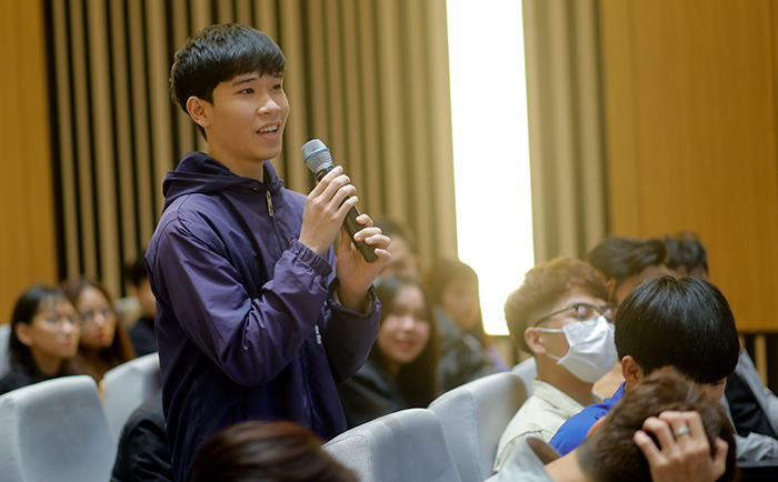 Talkshow “Hành trình Khởi nghiệp cùng Shark Liên” tại Đại học Duy Tân