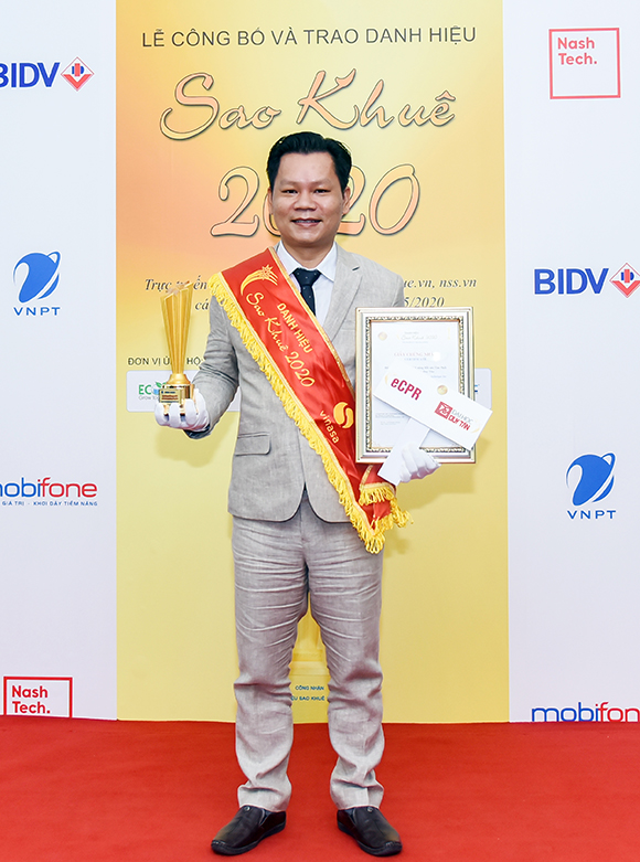 ThS. Lê Văn Chung - Giám đốc Trung tâm Mô phỏng Mô hình hóa (CVS) nhận Danh hiệu Sao Khuê 2020