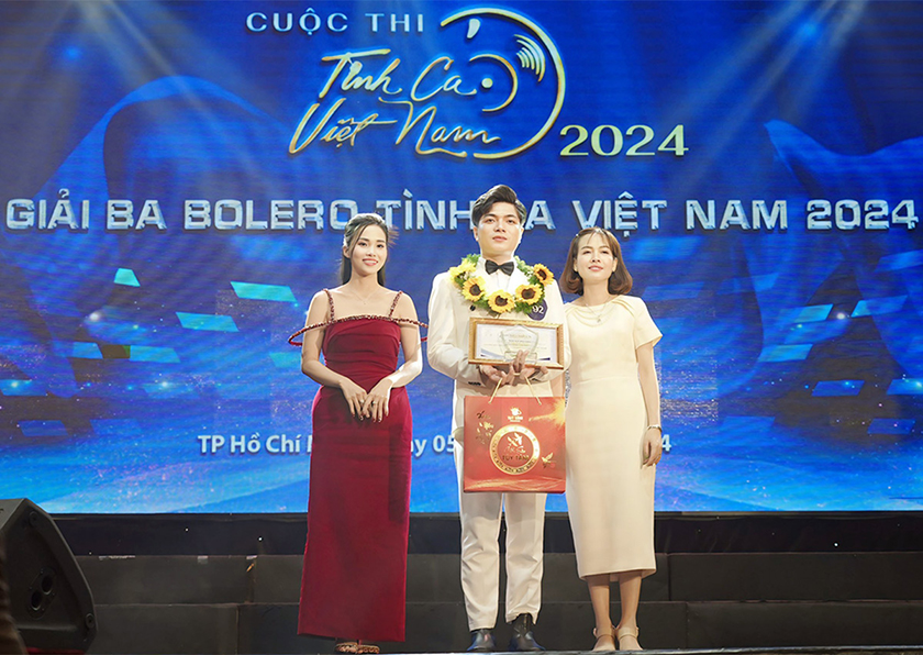Sinh viên ĐH Duy Tân xuất sắc giành giải Ba Bolero tại Cuộc thi 'Tình ca Việt Nam 2024'