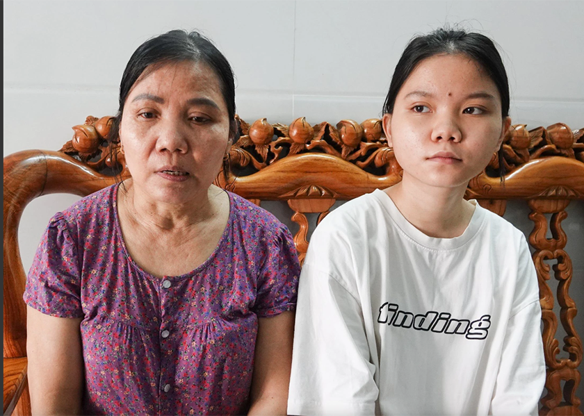 Tặng học bổng toàn phần cho con gái cựu binh Gạc Ma Dương Văn Dũng