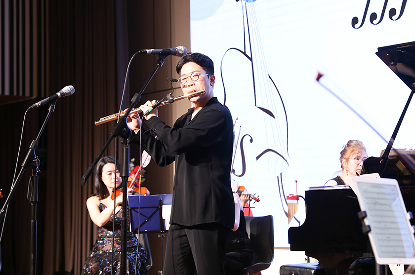 Dạ tiệc âm nhạc của Hiệp hội Âm nhạc Cổ điển New York tại ĐH Duy Tân
