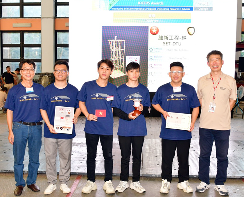 ĐH Duy Tân vô địch cuộc thi về mô hình kháng lực động đất quốc tế