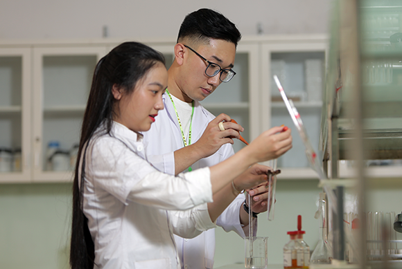 Đại học Duy Tân mở ngành Thạc sĩ Tổ chức Quản lý Dược