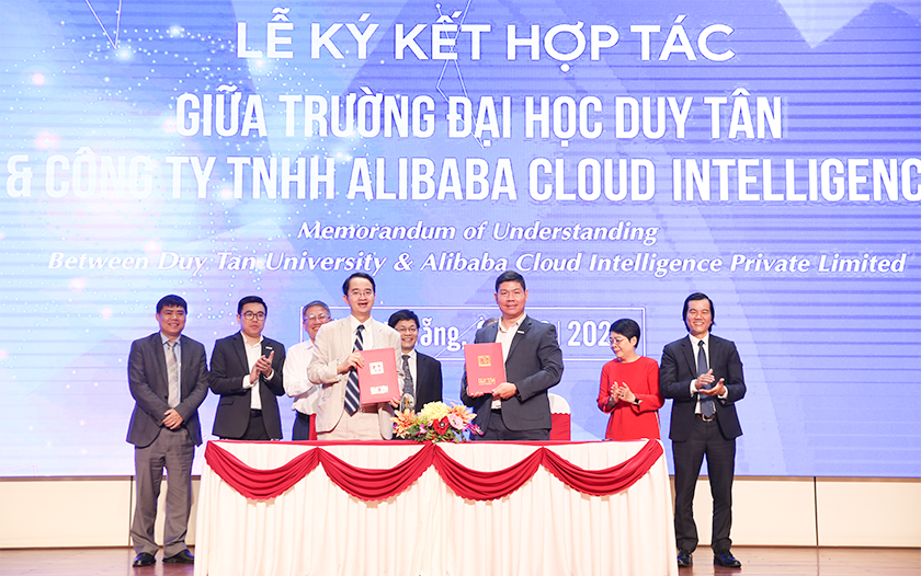 ĐH Duy Tân Ký kết Hợp tác với Công ty Alibaba Cloud Intelligence và Hội thảo về Ứng dụng AI trong trường đại học Kk1-27220247909