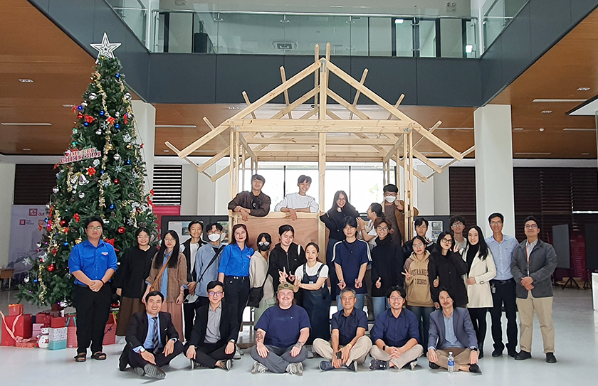 Sinh viên kiến trúc ĐH Duy Tân kết nối và sáng tạo cùng triển lãm ‘Tropiceering Vietnam’