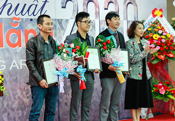 Giảng viên Đại học Duy Tân giành giải nhì Mỹ thuật Đà Nẵng 2020
