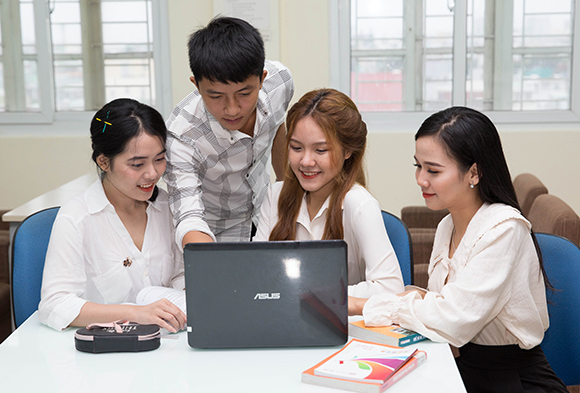 6 lợi ích từ việc làm Nghiên cứu sinh ngành Quan hệ Quốc tế tại Đại học Duy Tân 