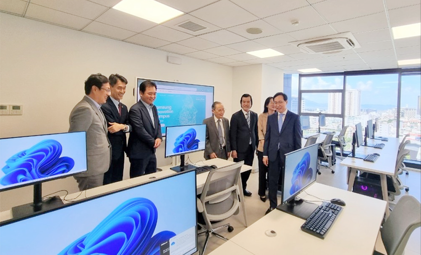 Samsung Việt Nam tặng ĐH Duy Tân phòng Lab gần 1,3 tỷ đồng đào tạo nhân tài công nghệ