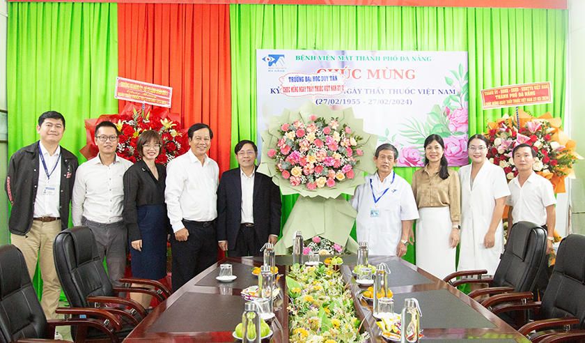 Trường Y Dược - Đại học Duy Tân đến Thăm và Chúc mừng các Y Bác sĩ nhân ngày Thầy thuốc Việt Nam