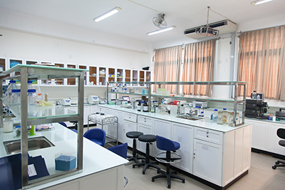 Một góc phòng thí nghiệm Sinh học phân tử tại ĐH Duy Tân