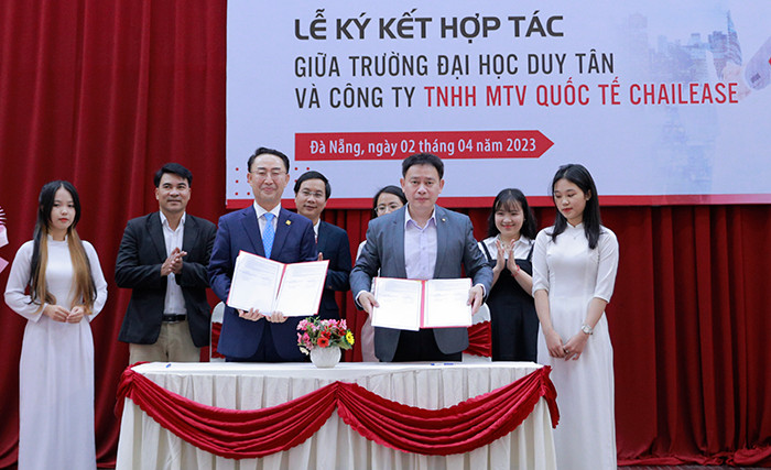 Ký kết Hợp tác giữa ĐH Duy Tân và Công ty TNHH MTV Quốc tế Chailease 