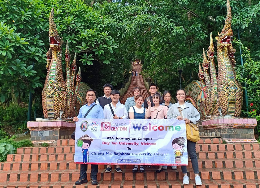 Sinh viên Duy Tân d?n v?i Ð?i h?c Chiang Mai Rajabhat 