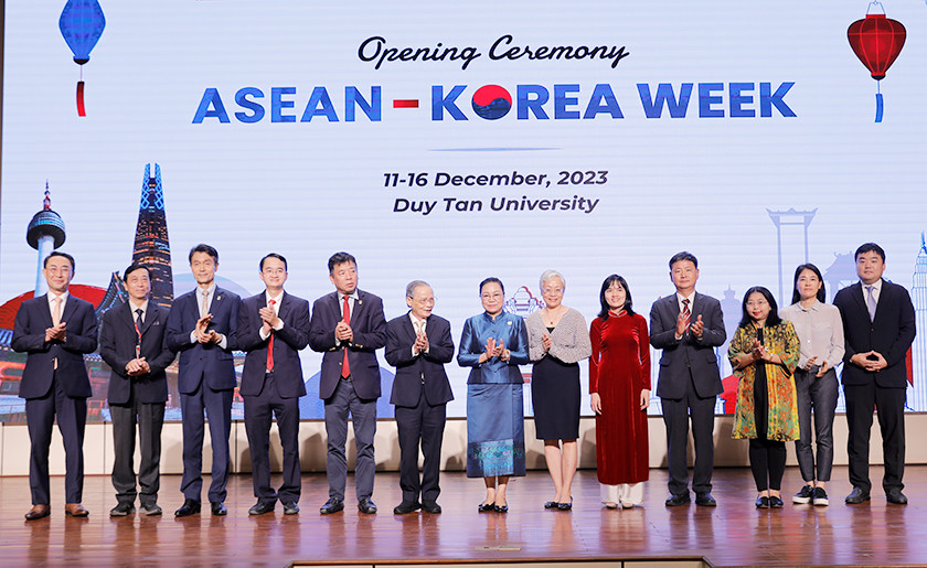 Tuần lễ Giao lưu Văn hóa ASEAN - Hàn Quốc tại Đại học Duy Tân