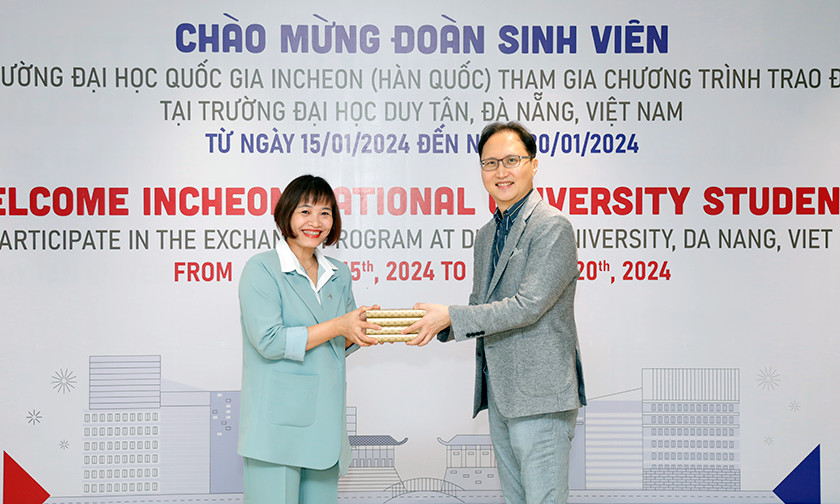 Chương trình Trao đổi với Trường Đại học Quốc gia Incheon (Hàn Quốc) tại Đại học Duy Tân
