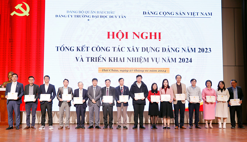 Hội nghị Tổng kết công tác Đảng năm 2023 tại Đại học Duy Tân