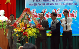 Sinh viên Khoa Điều dưỡng Tri ân Ngày Nhà giáo Việt Nam