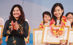 Sinh viên Duy Tân nhận giải thưởng Nữ Sinh viên Công nghệ Thông tin tiêu biểu toàn quốc