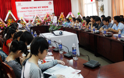 Đoàn học sinh tỉnh Quảng Nam tham quan Đại học Duy Tân