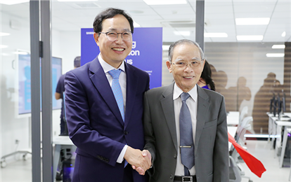 Samsung Việt Nam tặng ĐH Duy Tân phòng Lab máy tính đào tạo nhân tài công nghệ
