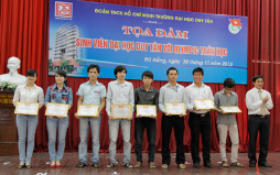 Tọa đàm “Sinh viên Đại học Duy Tân với Olympic Toán học”