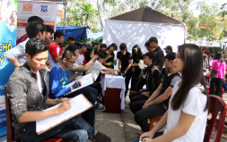 DTU Takes Part in Culture Day at Hoang Hoa Tham High School