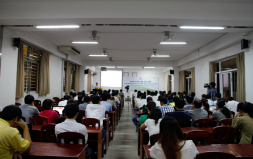 Nói chuyện với sinh viên Duy Tân về “Tình hình Kinh tế Xã hội Việt Nam ngày nay”