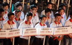Xác định 8 đội thi đấu đêm chung kết Robocon Vietnam 2014