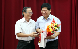 Vụ trưởng Tạ Đức Thịnh đến thăm và làm việc tại Đại học Duy Tân