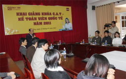 Khai giảng lớp Kế Toán Viên Quốc Tế đầu tiên tại Duy Tân