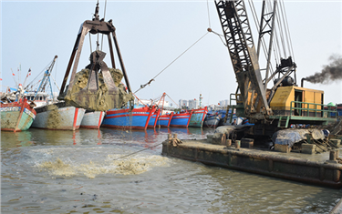 Environmental Concerns about Dredge Disposal in Sea