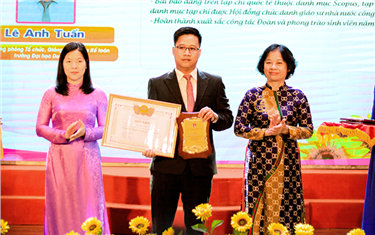 A DTU Lecturer is Awarded 2020 Exemplary Young Teacher Award