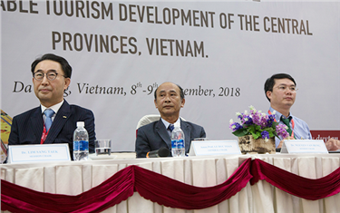Tìm Giải pháp và Chính sách Góp phần Phát triển Du lịch bền vững Khu vực miền Trung - Việt Nam