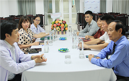 DTU School of Medicine and Pharmacy Delegation Visits Local Healthcare Facilities
