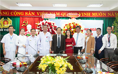 DTU College of Medicine and Pharmacy Visits and Congratulates Medical Doctors on Vietnamese Doctors' Day