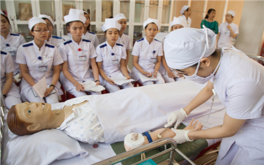 Cần lượng lớn nhân lực điều dưỡng khi Việt Nam bắt đầu giai đoạn già hóa