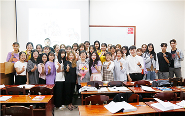Dr. Kim Zae-hi hopes that DTU will become the Cradle of Korean Language Studies in Danang