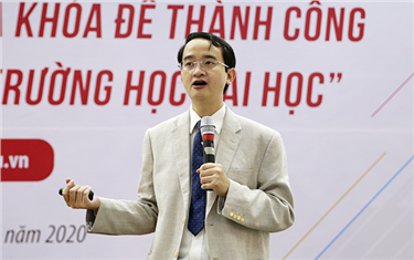 Hiệu trưởng Đại học Duy Tân truyền Cảm hứng cho Sinh viên