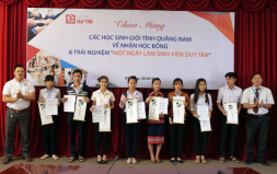 Đại học Duy Tân trao 48 Suất Học bổng cho Học sinh Giỏi Quảng Nam
