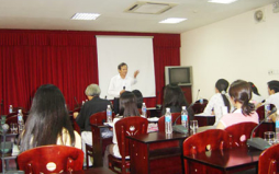 Buổi nói chuyện của PGS.TS Đinh Trung Kiên với giảng viên Đại học Duy Tân