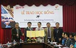 Đại học Khoa học và Kỹ thuật Trung Châu trao Học bổng cho Sinh viên DTU