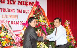 Sở Giao thông Vận tải trao học bổng cho sinh viên Duy Tân