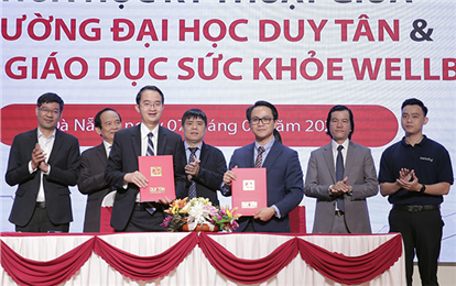 DTU Hands over 10 eCPR Machines to the Wellbeing Organization and Donates an eCPR to Tran Phu High School