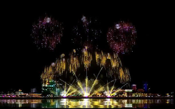 Danang Awards 2016 Computerized Fireworks Competition Prizes