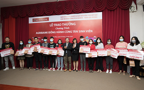 Agribank Đồng hành cùng Tân sinh viên Đại học Duy Tân